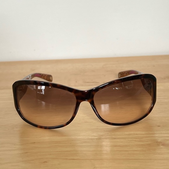 Coach sunglasses with case and cleaning cloth - Picture 2 of 6